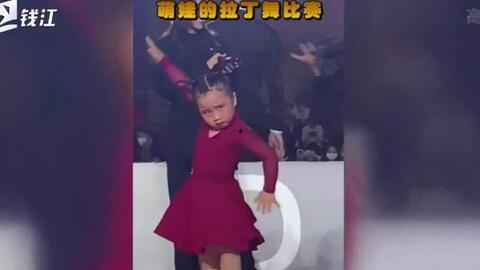 小胖拉丁舞视频,动感节奏下的舞动人生