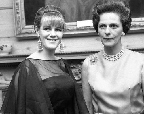 戴安娜给记者爆料视频是真的吗,戴安娜爆料视频真实性揭秘